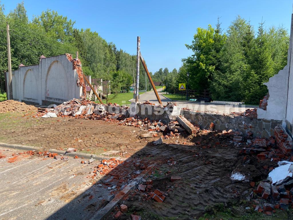 Демонтаж ограждения КП Монастырское озеро, д. Онуфриево